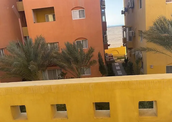 Apartment From Al Dora *